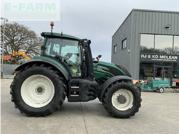 Tracteur agricole VALTRA T214