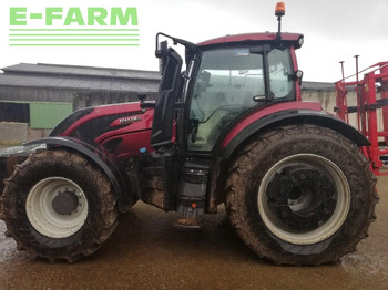 Tracteur agricole VALTRA T214