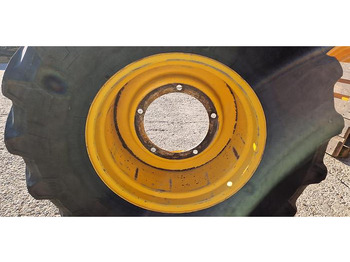 Crédit-bail de Pirelli 480/70R24 Reifen Pirelli 480/70R24 Reifen: photos 4