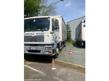 Camion à rideaux coulissants MAN TGM 18.240