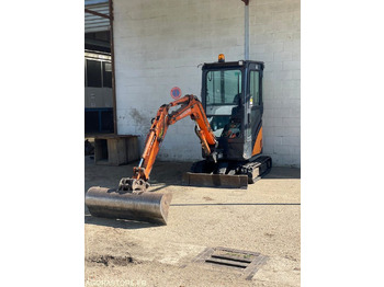 Pelle MINI-PELLE SUR CHENILLE CAOUTCHOUC HITACHI ZX17U-2  15CV 1.9T AVEC 3 GODETS: photos 2