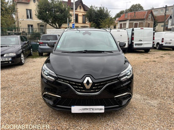 Voiture RENAULT