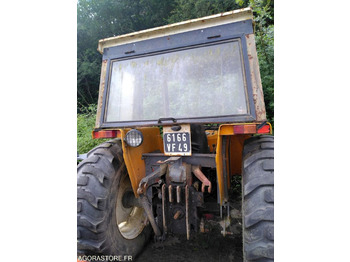 Tracteur agricole RENAULT