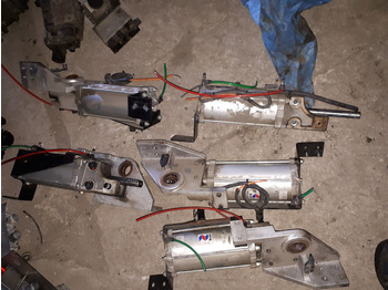 Vérin hydraulique Neoplan BODE цилиндр закрытия: photos 4 Vérin hydraulique Neoplan BODE цилиндр закрытия: photos 4