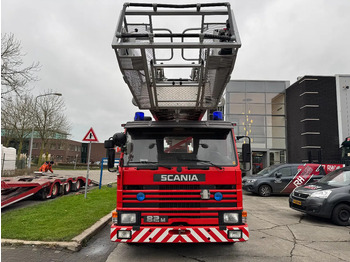Camion de pompier Scania P82 4X2 - FIRE TRUCK - 30M LIFT: photos 2 Camion de pompier Scania P82 4X2 - FIRE TRUCK - 30M LIFT: photos 2