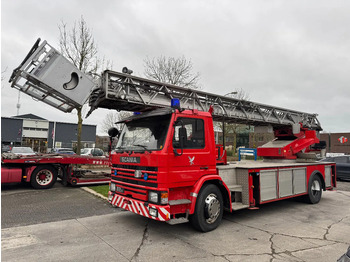 Camion de pompier SCANIA P82