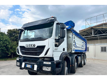 Camion benne IVECO Trakker