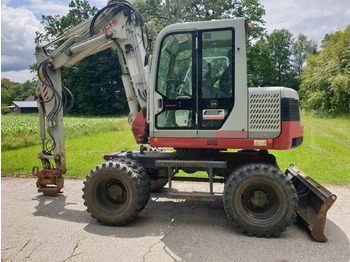 Pelle sur pneus TAKEUCHI TB175