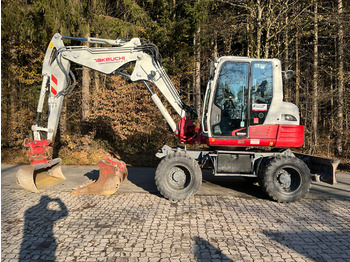 Pelle sur pneus TAKEUCHI