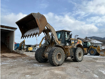 Chargeuse sur pneus CATERPILLAR 966K