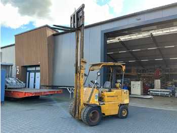 Chariot élévateur CATERPILLAR