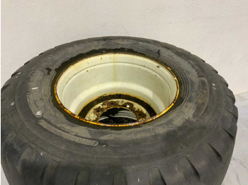 Tracteur agricole CEAT FLOTATION T422 - 600/55R22.5 TIPPER TIRE (2X): photos 4 Tracteur agricole CEAT FLOTATION T422 - 600/55R22.5 TIPPER TIRE (2X): photos 4