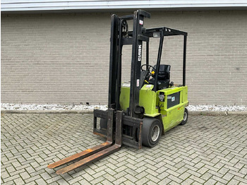 Chariot élévateur CLARK