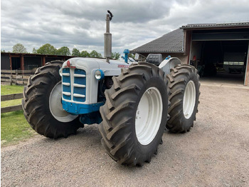 Tracteur agricole FORDSON