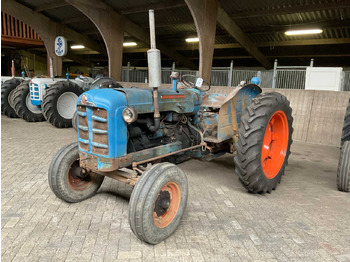 Tracteur agricole FORDSON