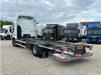 Camion à rideaux coulissants Renault D280: photos 3