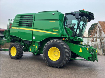 Moissonneuse-batteuse JOHN DEERE T560
