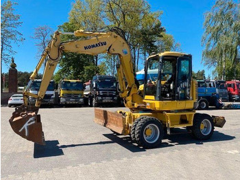 Pelle sur pneus KOMATSU PW118