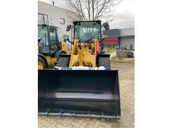 Chargeuse sur pneus neuf Caterpillar 906: photos 5