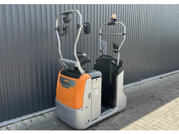 Chariot tracteur STILL