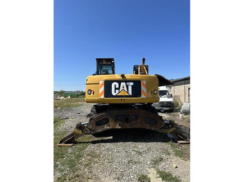 Pelle sur pneus CATERPILLAR M322D