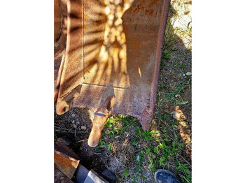 Godet Volvo S40W: photos 4 Godet Volvo S40W: photos 4