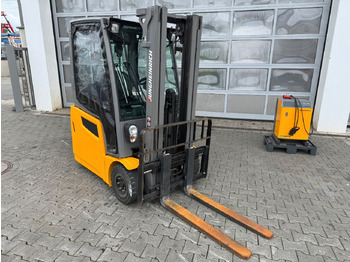 Crédit-bail de  Jungheinrich EFG 215 / Triplex: 4.25m! / SS / nur 3.298h! Jungheinrich EFG 215 / Triplex: 4.25m! / SS / nur 3.298h!: photos 3