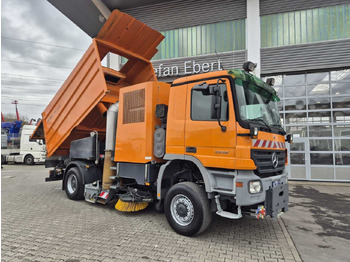 Balayeuse de voirie Mercedes-Benz Actros 2032 A 4x4 Bucher STKF 9500 Airport 30x: photos 2