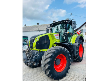 Tracteur agricole CLAAS Axion 810