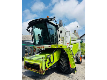 Moissonneuse-batteuse CLAAS Tucano 450