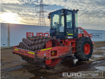 Compacteur CATERPILLAR