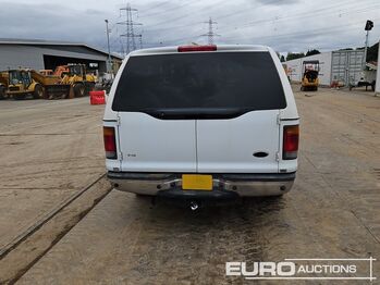 Voiture Ford Excursion: photos 4 Voiture Ford Excursion: photos 4
