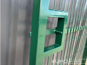 Machine agricole 1.2m x 2.4m Pedestrian Gate, Heavy Duty Galvanized Powder Coated, 80mm x 80mm x 3m Post (2 of), Assembly Kit (Green): photos 5