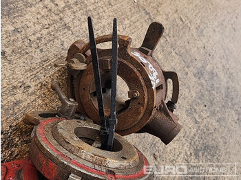 Équipement de garage Pipe Threader: photos 5 Équipement de garage Pipe Threader: photos 5