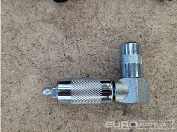 Matériel de chantier Unused Milwaukee M18 GG-0 Cordless Grease Gun (Body Only): photos 4