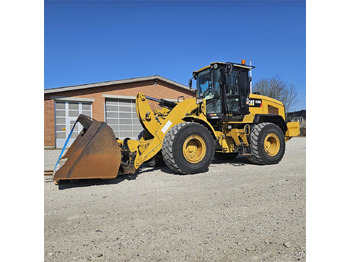 Chargeuse sur pneus CATERPILLAR 938M