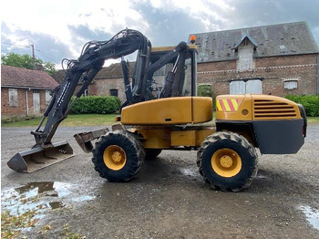 Pelle sur pneus MECALAC
