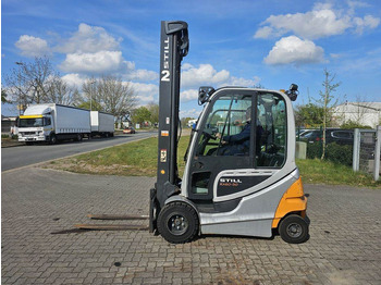 Chariot élévateur électrique STILL RX60