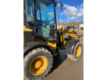 Chargeuse sur pneus CAT 908: photos 4
