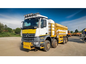 Engin de déneigement MERCEDES-BENZ Arocs 3243