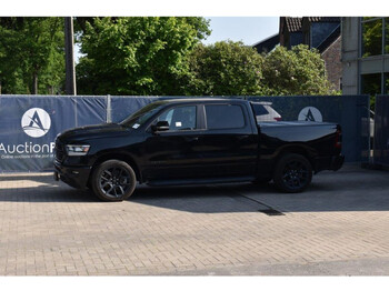 Voiture Dodge Ram Sport Hemi V8 5.7L: photos 1