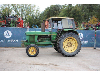 Tracteur agricole JOHN DEERE 3130