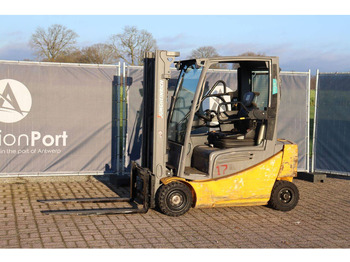 Chariot élévateur électrique JUNGHEINRICH EFG 316