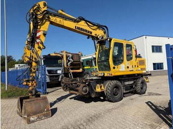 Pelle sur pneus LIEBHERR A 900