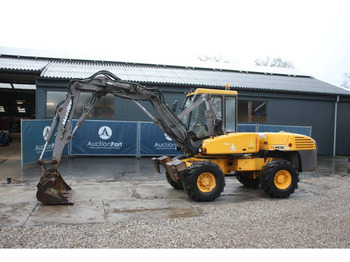 Pelle sur pneus MECALAC