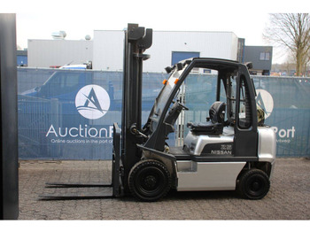 Chariot élévateur à gaz NISSAN