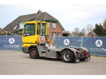 Tracteur portuaire Terberg YT182: photos 3 Tracteur portuaire Terberg YT182: photos 3