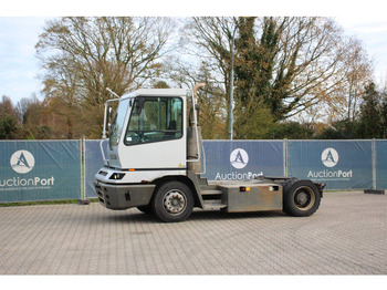 Tracteur portuaire TERBERG