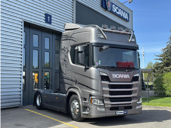 Tracteur routier SCANIA R 450