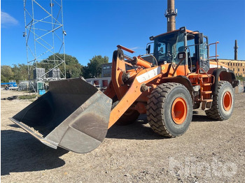 Chargeuse sur pneus DOOSAN DL300